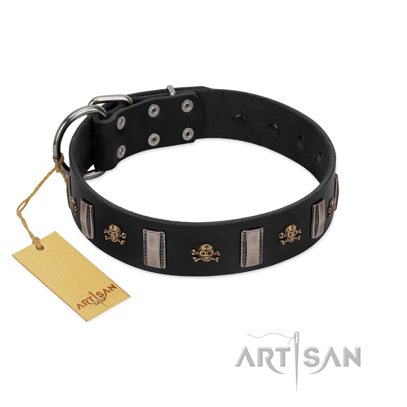 "Pirates' Symbol" Fashionable FDT Artisan Black Leather American Bulldog Collar with Silver-Like Plates and Gold-Like Skulls